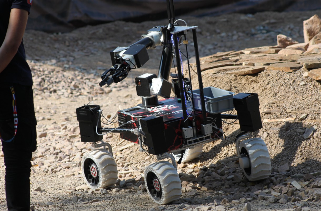EPFL Xplore Mars rover